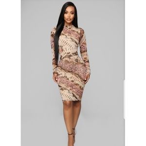 Fall In Love Snake Dress - Brown/Pink